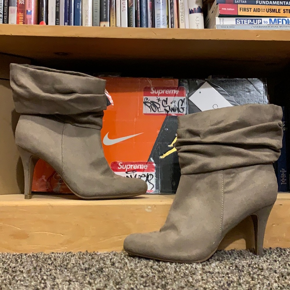 OLSENBOYE-women’s textile Slouch Neutral Ankle Booties